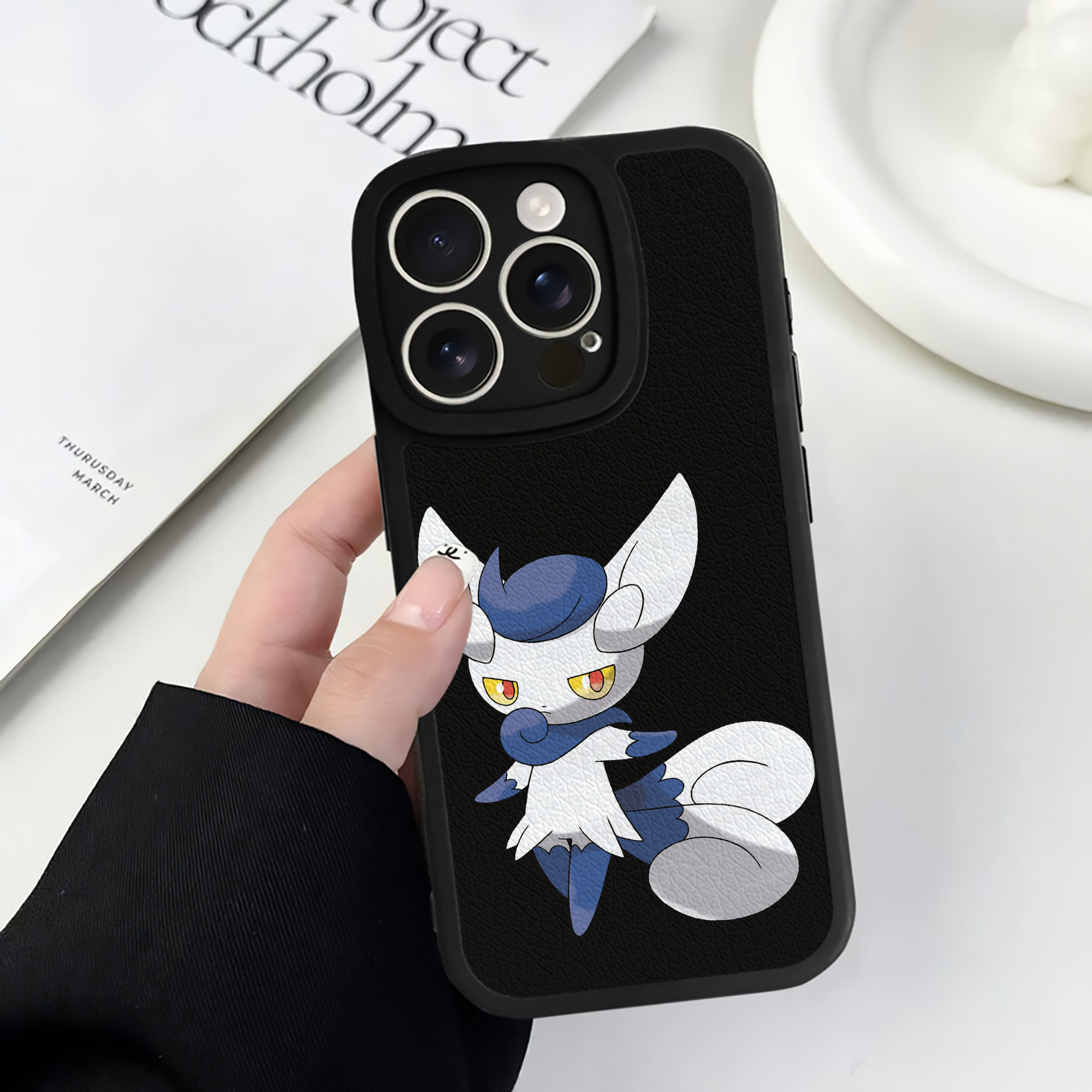 （画像用） ポケットモンスター Pokémon 【iPhone 16シリーズ対応】シリコンスマホケース（レザー調） 材質：シリコン